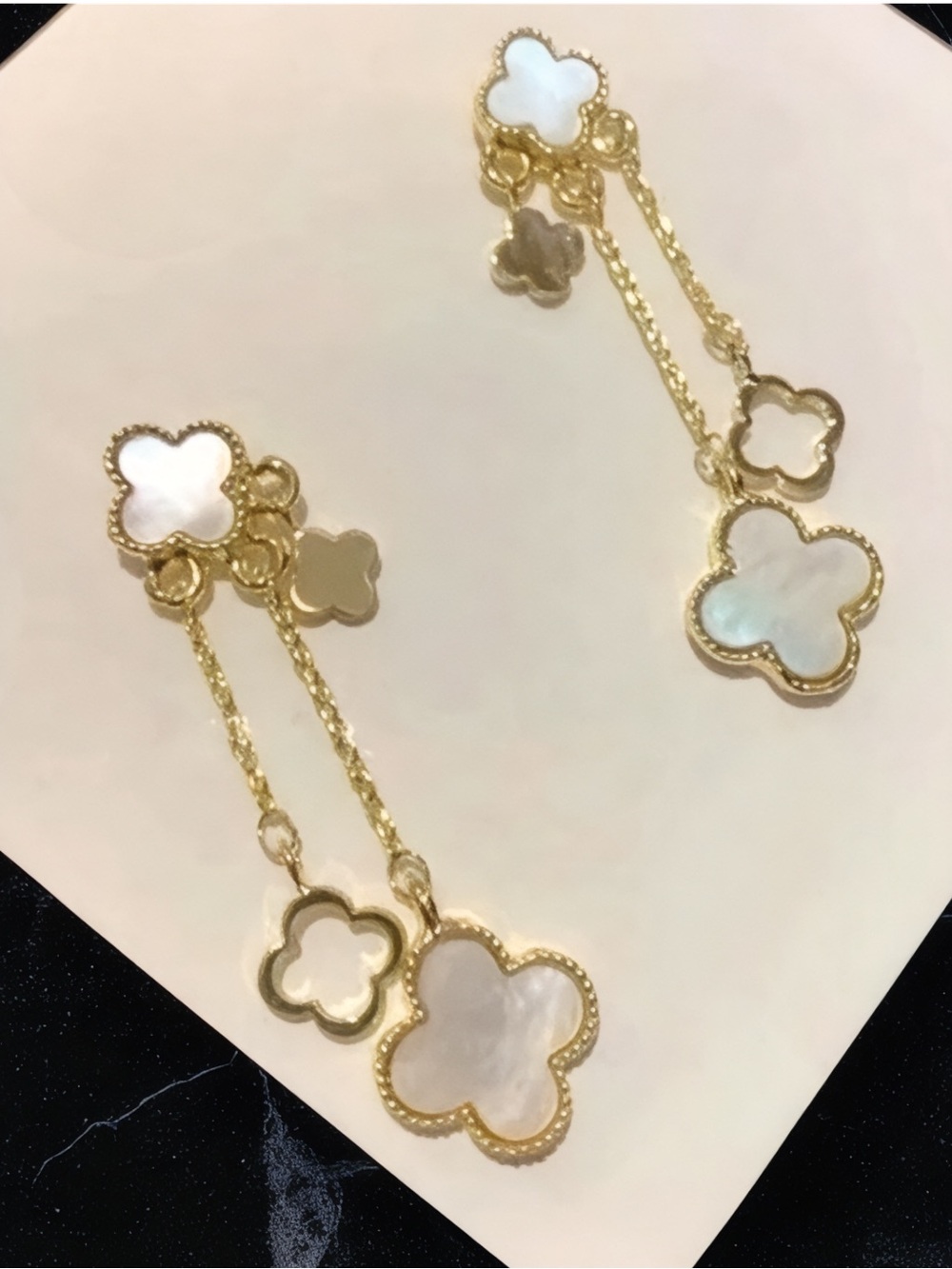 💍2/$10💎3/$12 NWT Goldtone Clover Quatrefoil Dangle Earrings